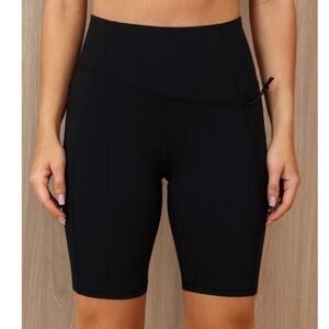🆕 Stori Unscripted 7” Fitted Shorts Onyx Size 8